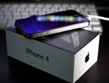 Yeni iPhone bir günde tükendi