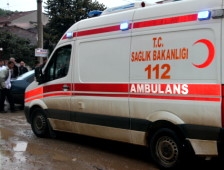 İki Araç Kafa Kafaya Çarpıştı