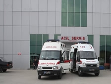 Kontrolünü kaybeden motosikletli iki kişi geçirdikleri kazada yaralandı