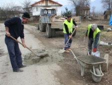 Akyazı Belediyesi Yağmur Kanarı Kapaklarını Onarıyor