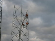 Akyazı’da baz istasyonları mantar gibi çoğalıyor. 