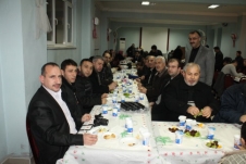 Üyelere Çiğköfte Partisi