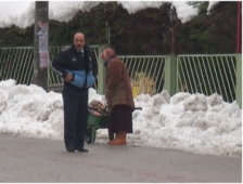 Zabıta Seyyar Satıcılara böyle fırça attı. 