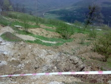 Akyazı Güvençler Köyünde Çöken Yol 2 Aydır Onarılmayı Bekliyor.