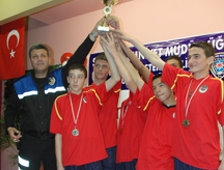 Polisten Gençlere Tavsiye; Suç Yerine Hobi