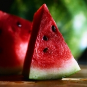 'Karpuz Aç Karnına ve Çekirdekleriyle Birlikte Yenilmeli'