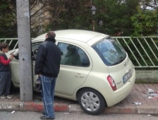 Aniden Önüne Çıkan Kadına Çarpmamak İçin Yoldan Çıktı.