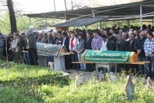 Gaz'dan Zehirlenen Bardi ve Kayacı Toprağa verildi