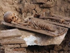 Yol Çalışması Sırasında Tarihi Mezar Bulundu