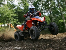 ATV Motorla Çadıra Girdi