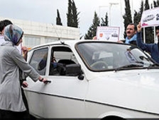 Renault'un Başörtüsü Yasağına Tepkiler Sürüyor