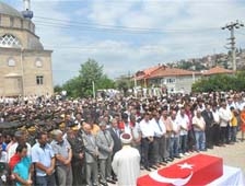 Hakkari'de Şehit Düşen Piyade Uzman Çavuş Toprağa Verildi