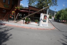 Türk Telekom'a Ait direk yola devrildi.