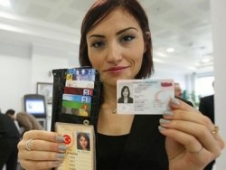 220 bin yeni kimlik kartı dağıtıldı