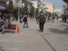 Çarşı İçine Banklar Konuldu