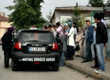 Adayların Trafikte Daha Rahat Oldukları Gözlendi
