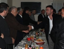 İki Aile Barış Yemeğinde Bir Araya Geldi