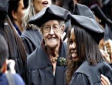 94 Yaşında Üniversiteden Mezun Oldu