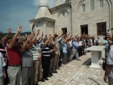 Kuzuluk’ta Gıyabi Cenaze Namazı