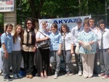 Okul İhtiyaçları İçin Pasta Börek Sattılar