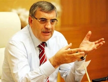 Dokurcun Hizmet Bekliyorsa Belediye Başkanı Önce AKP’li Olmalı