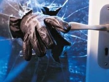 Yaşlı Kadının Evini Soydular