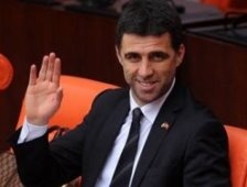 Hakan Şükür AK Parti'den istifa etti