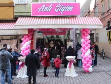 Aslı Bayan Giyim Yenilen Yüzüyle Hizmete Açıldı