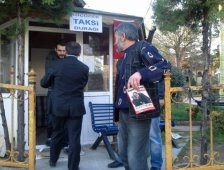 Ecevit Keleş Kapı Kapı Dolaşıyor