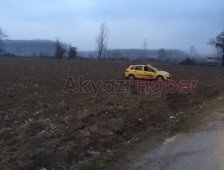 Otomobil Tarlaya Girdi