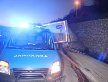 Tır'ı Deviren Sürücü Yaralandı 