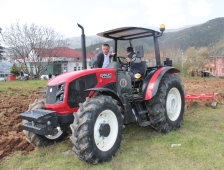 Erkunt, Düşük Yakıt Tüketimi  Noter Tarafından Tescilli Traktörleriyle Akyazı’da.