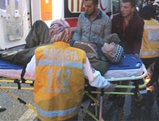 İlçe Merkezinde Kamyon çarptı