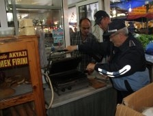 Akyazı Zabıtası Yoğun Mesaide