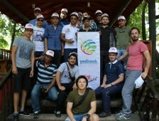 Yedirenk Uluslararası Öğrenci Derneği Yürüyüş Düzenledi.