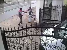 Okul Önünde Öğrenciye Darp Girişimi