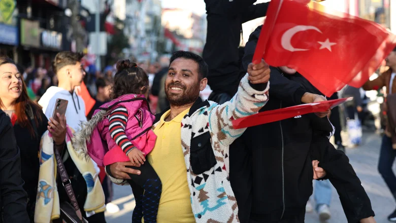 Roman Kültürü Şenliği Sakarya’da rengarenk bir şölene dönüştü