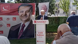Saadet Partisi Akyazı ilçe Başkanı Zekeriya Alan mazbatasını aldı