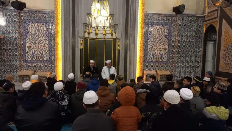 Sabah namazında buluştular