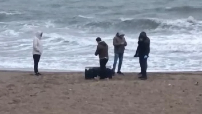 Sahile bu kez uyuşturucu dolu çanta vurdu