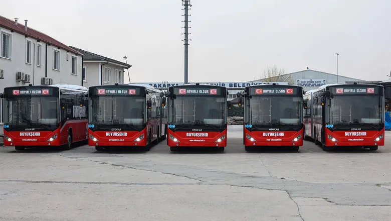 Sakarya Büyükşehir 5 yeni metrobüs daha aldı