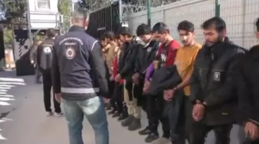 Sakarya'da 18 kaçak Afgan yakalandı