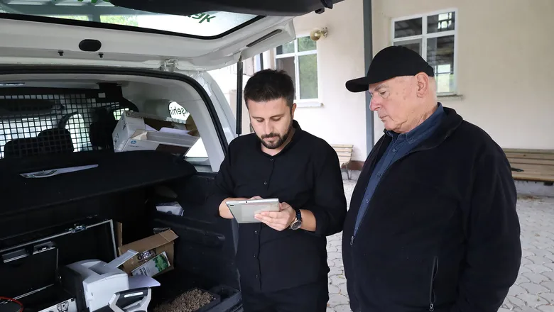 Sakarya'da çiftçiye önemli hizmet, tarlada toprak analizi