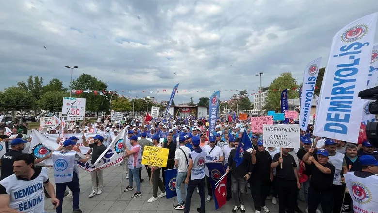 Sakarya'da kamu işçileri miting yaptı