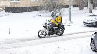 Sakarya'da kar ve buzlanma alarmı; Motokuryelerin trafiğe çıkışı yasaklandı