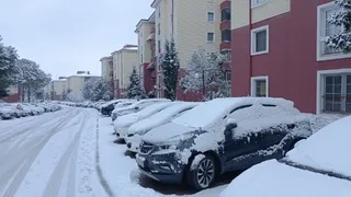 Sakarya'da kar yağışı etkisini artırdı