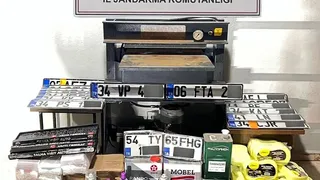 Sakarya'da sahte plaka operasyonu: 3 gözaltı