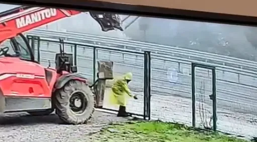 Sakarya'dan çaldıkları yükleyiciyi tırla Düzce'ye götürmüşler