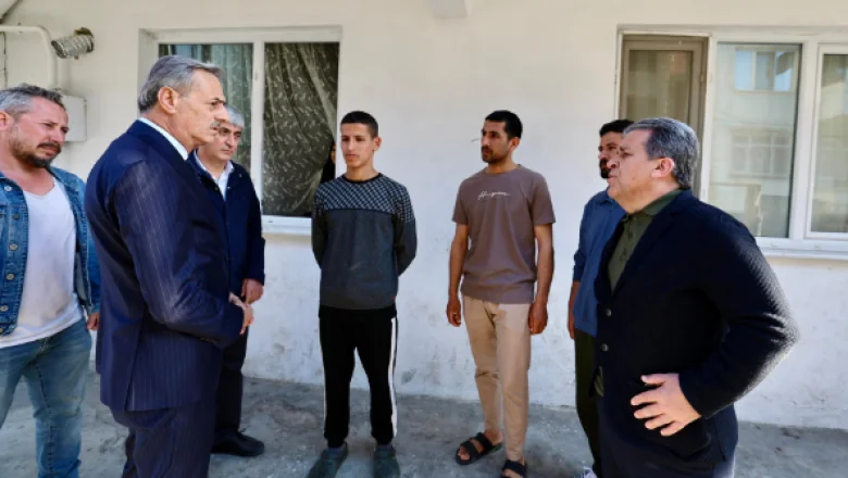 Sakarya Nehri'nde kaybolan çocuğun ailesini ziyaret etti