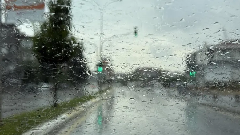 Sakarya’da güne yağmurla başladı